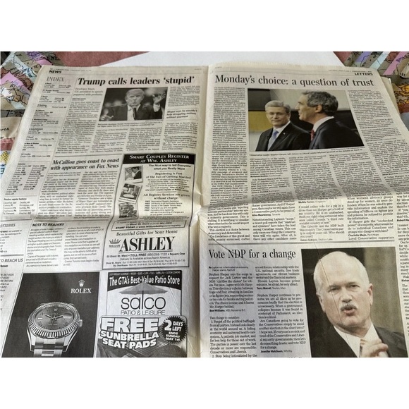 2011 Saturday Star (April 30) newspaper. Royal Wedding of Prince William & Kate - Picture 4 of 8